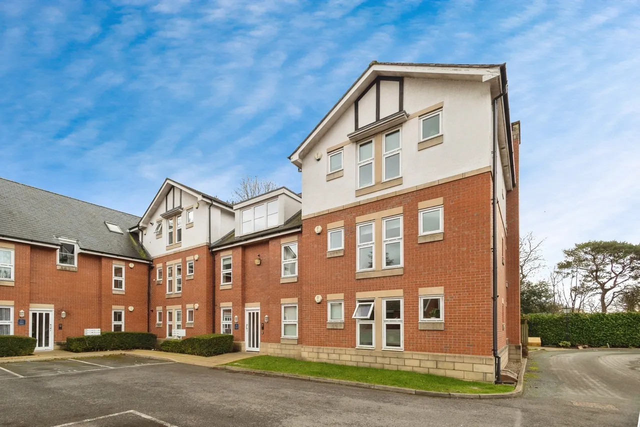 2 bed flat for sale — Bronington Close, Manchester, Greater Manchester, M22
