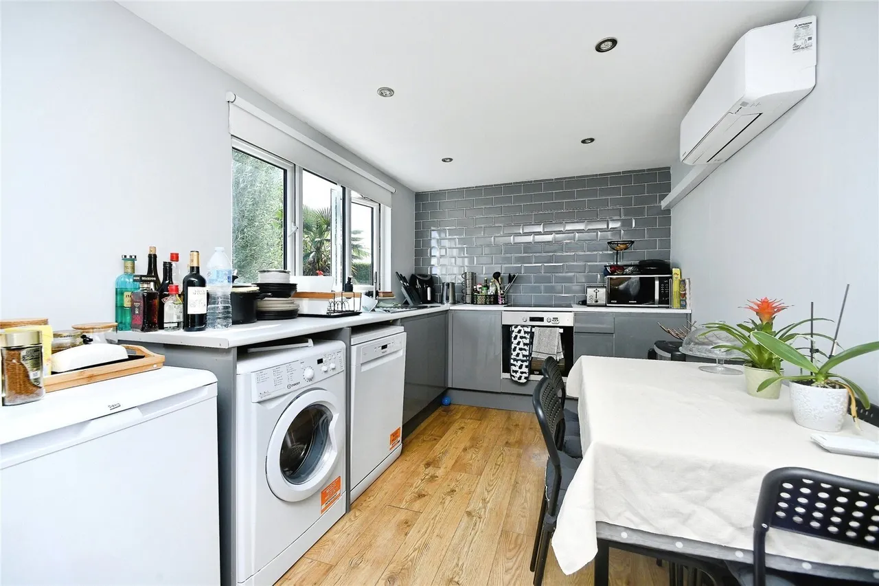 Tremola Avenue, Brighton, BN2, photo 23