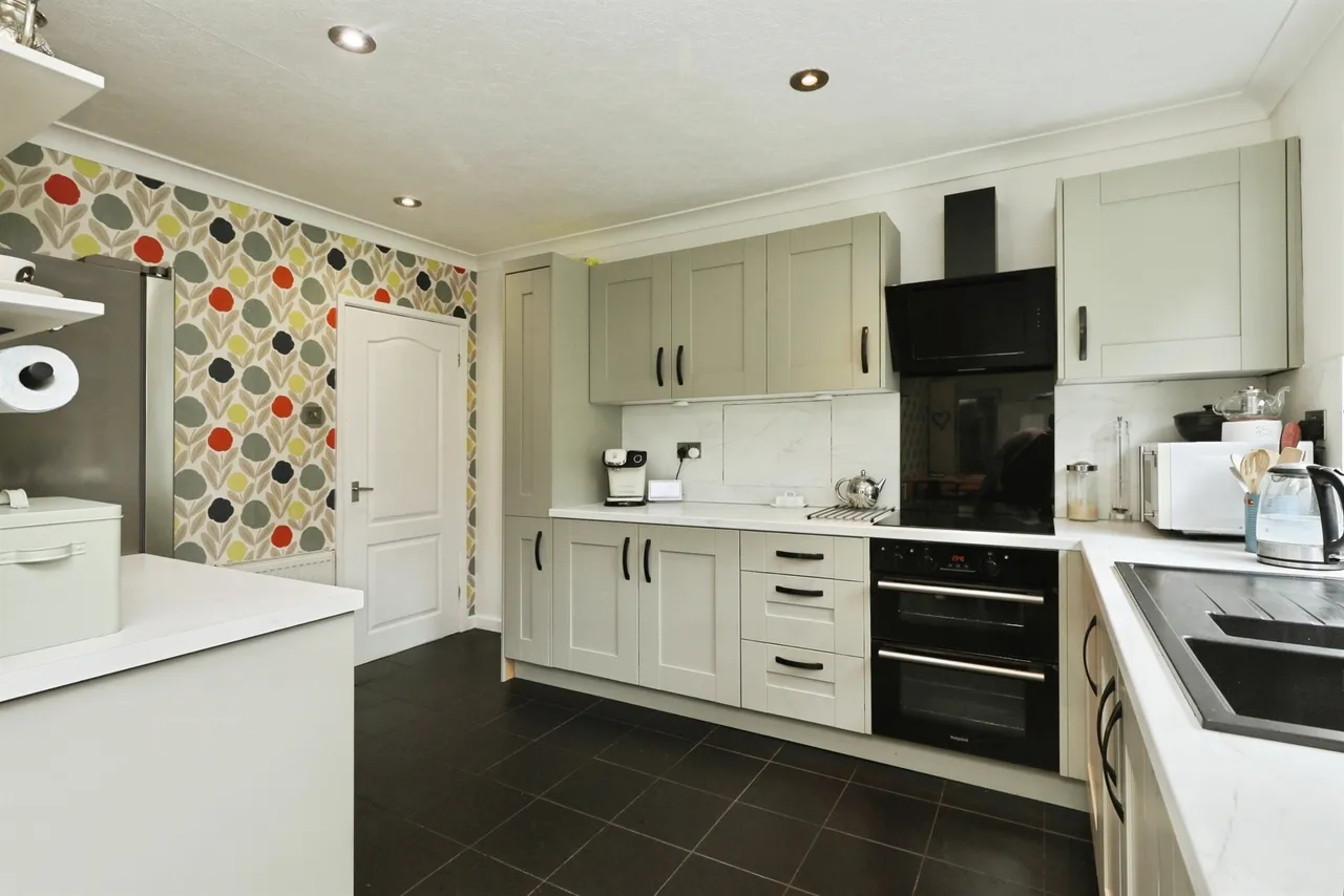 Hartland Road, Worksop, photo 3