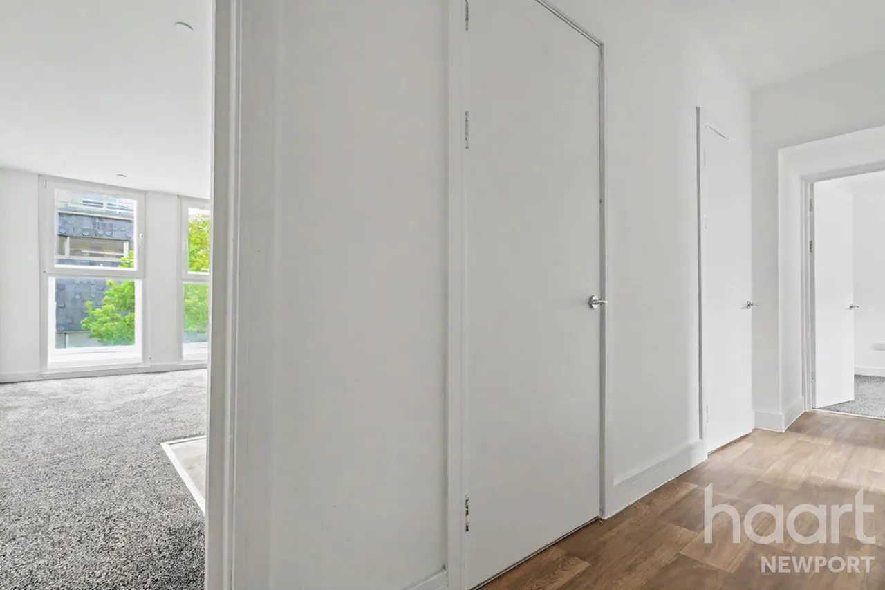 Commercial Street, NP20, photo 8