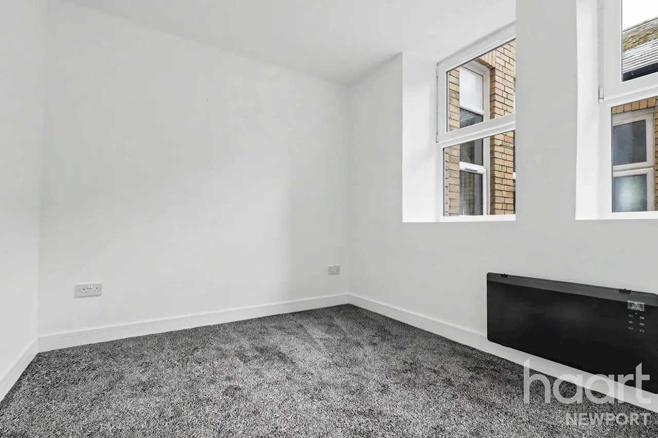 Commercial Street, NP20, photo 6