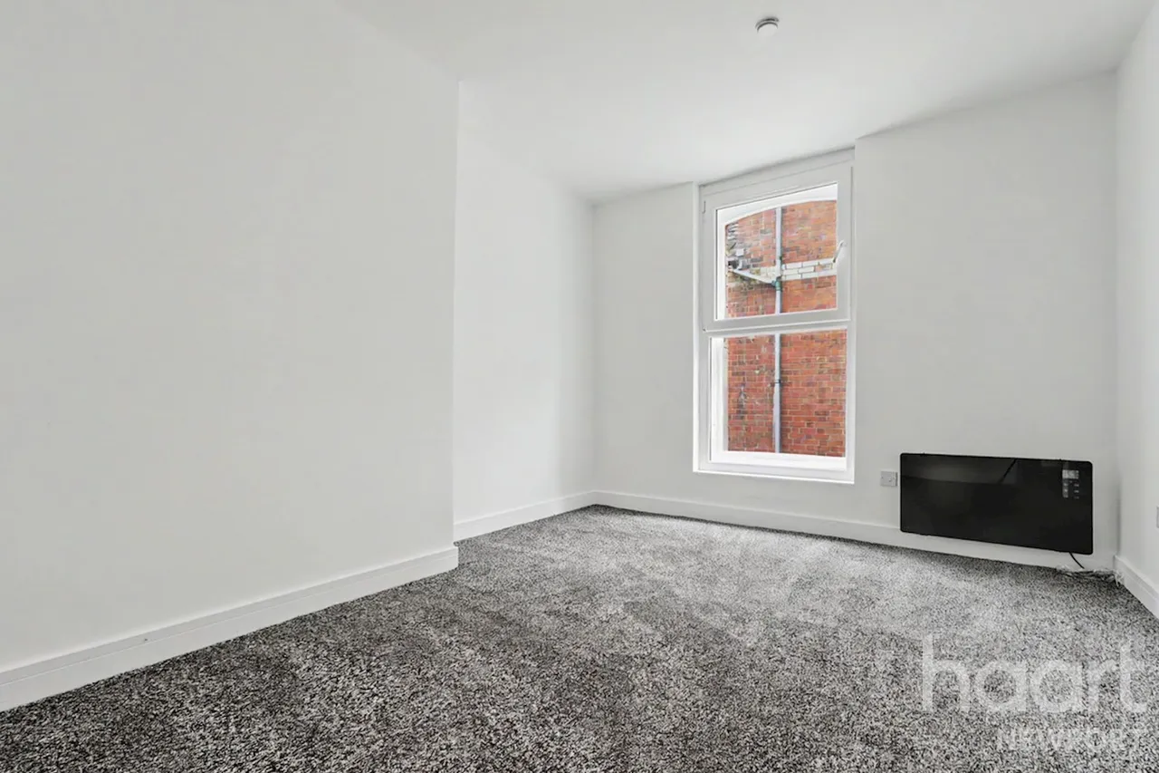 Commercial Street, NP20, photo 4
