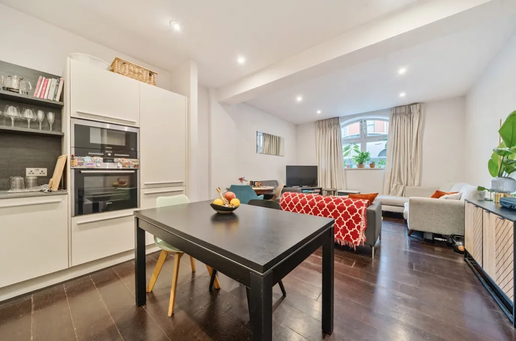 1 bed flat for sale, Drummond Way, Highbury and Islington, N1