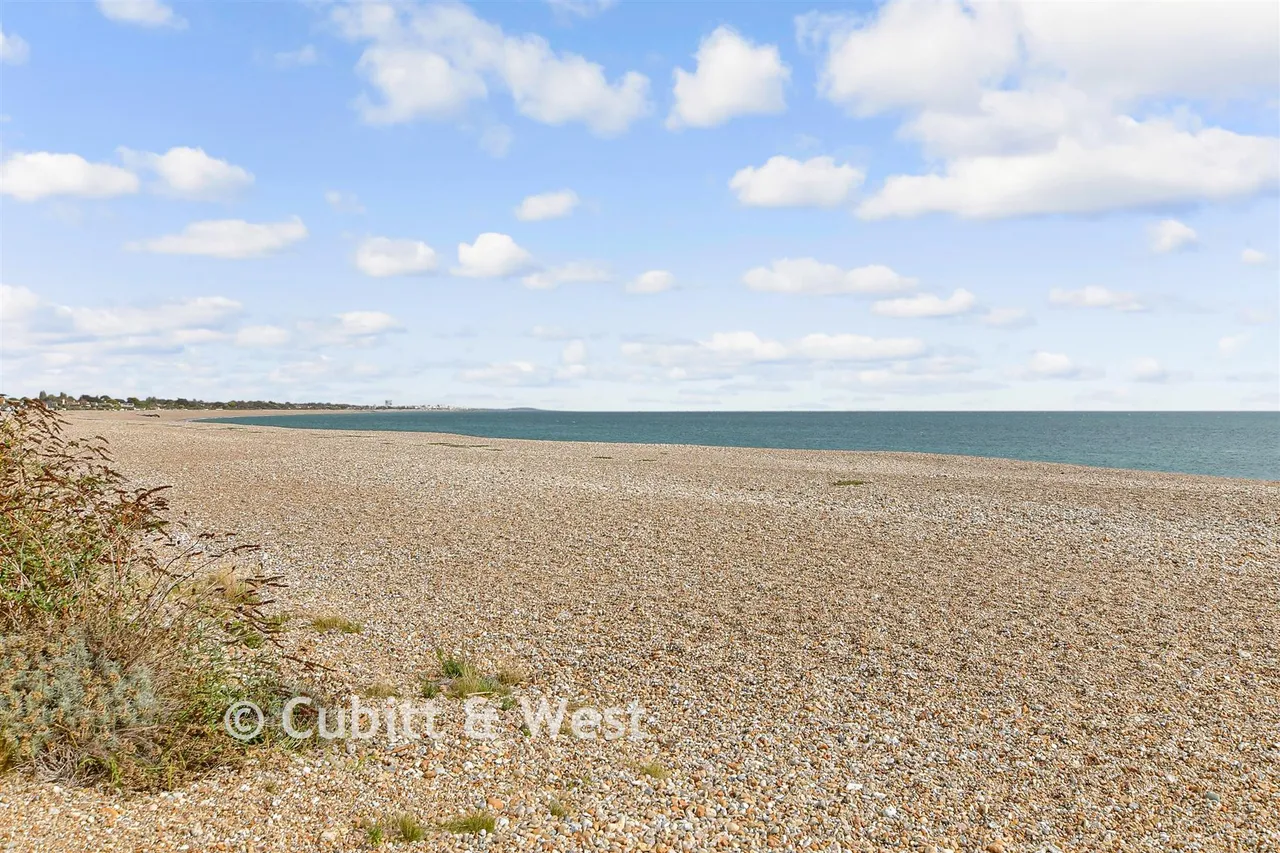 West Front Road, Bognor Regis, PO21, photo 17