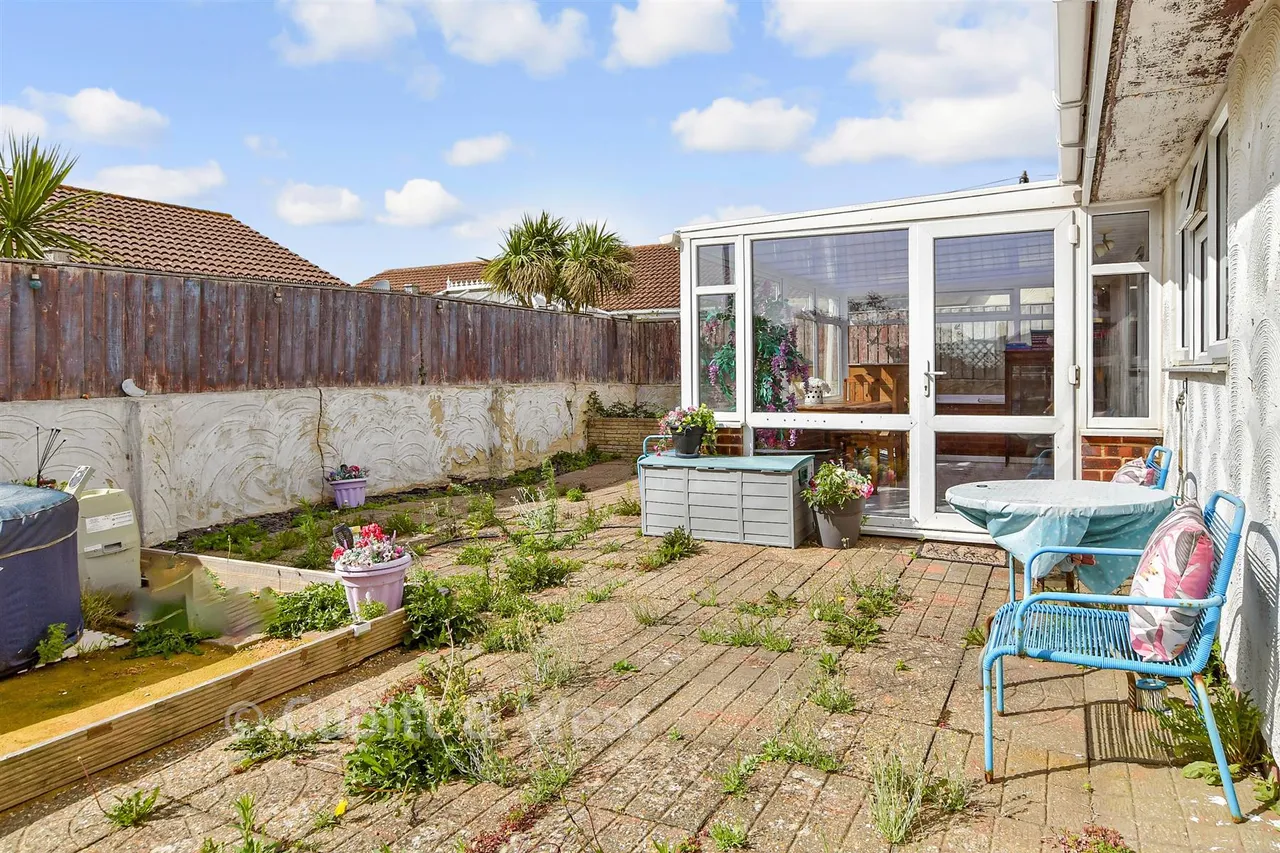 West Front Road, Bognor Regis, PO21, photo 14