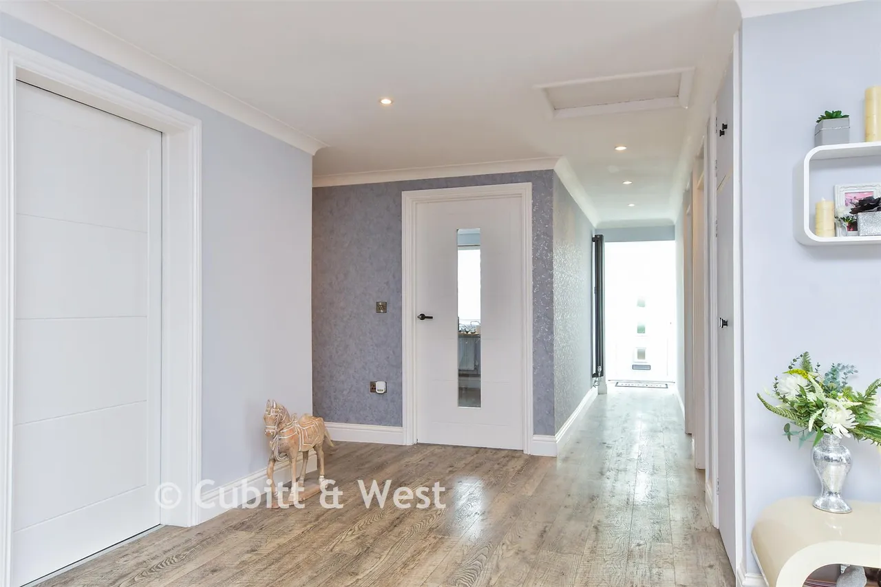 West Front Road, Bognor Regis, PO21, photo 5