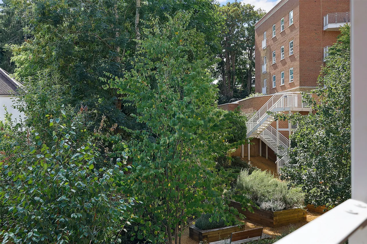 Eden Place, Oxted, RH8, photo 13