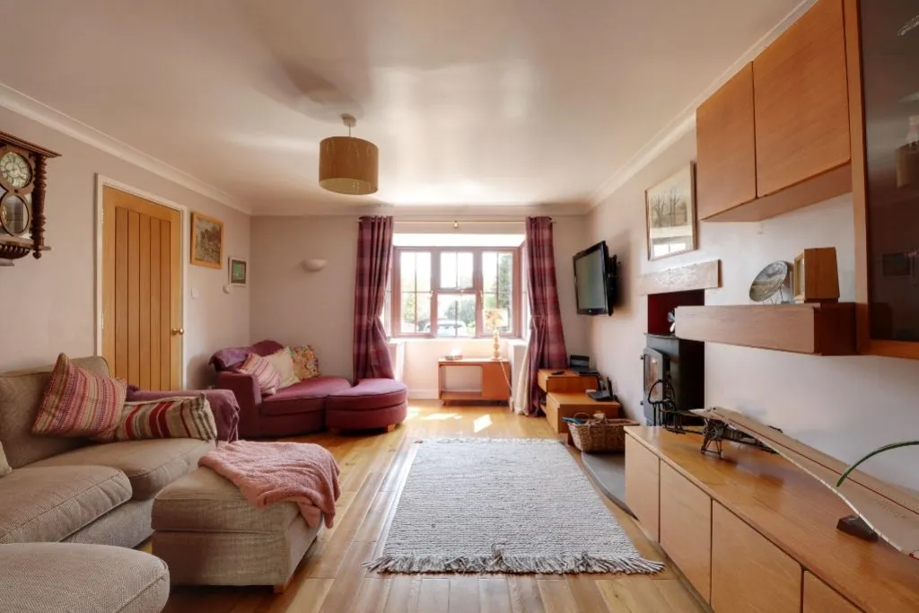 Ingle Court, Woolsthorpe by Colsterworth, NG33, photo 6
