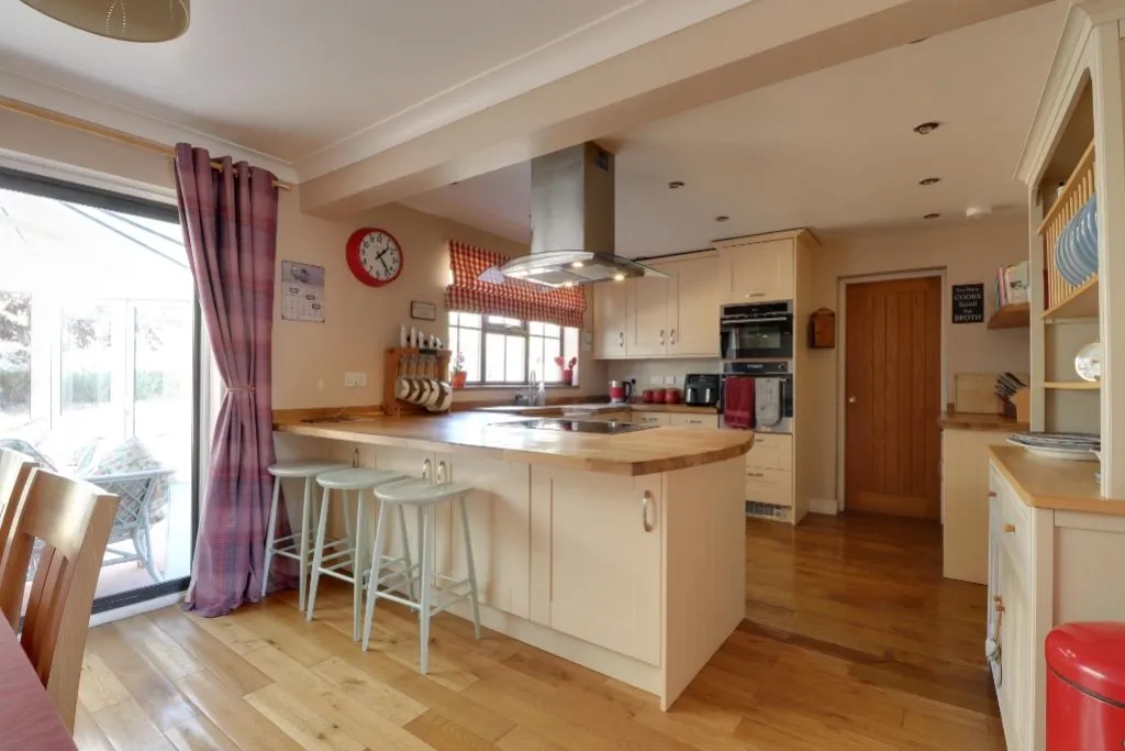 Ingle Court, Woolsthorpe by Colsterworth, NG33, photo 4