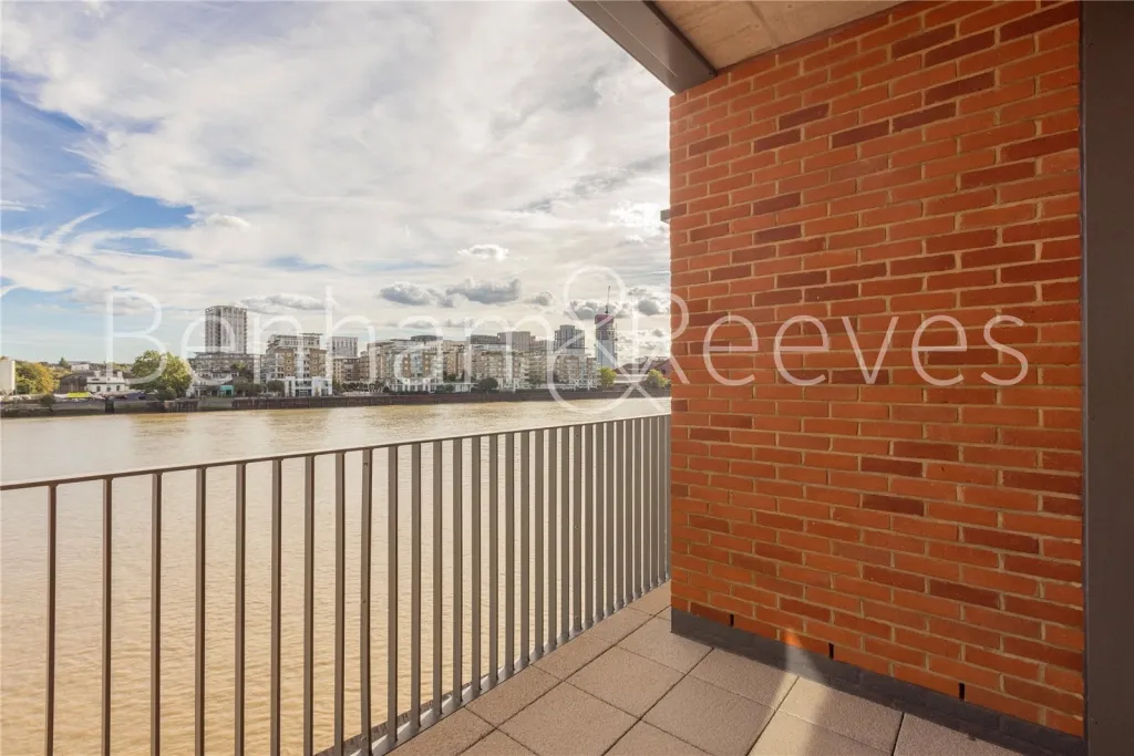 Carnwath Road, Imperial Wharf, SW6, photo 4