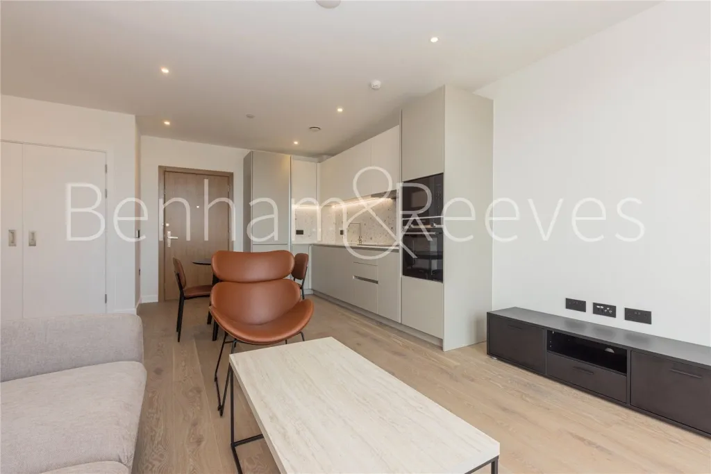 Carnwath Road, Imperial Wharf, SW6, photo 3