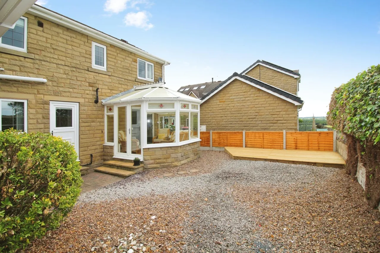 Manor Park, Shaw Cross, WF12, photo 20