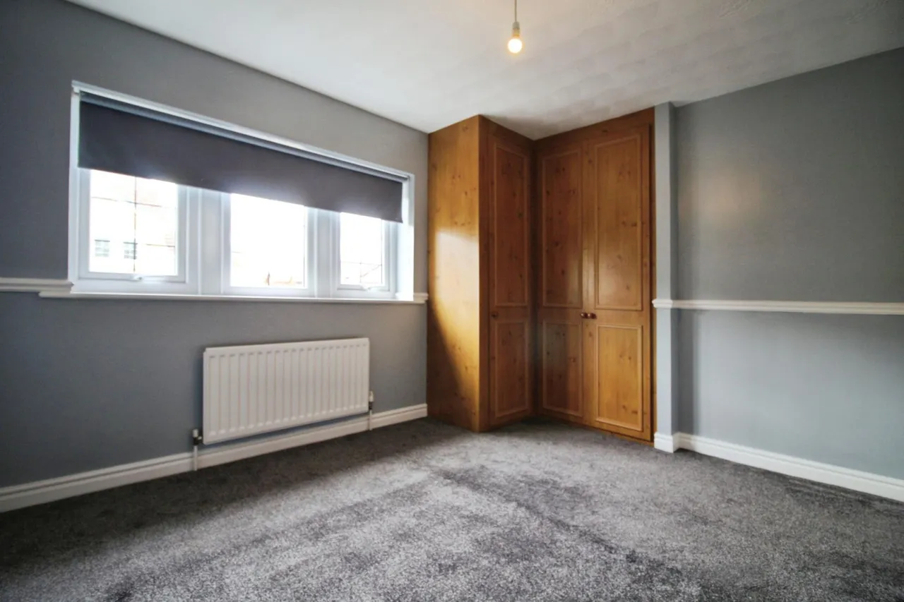 Manor Park, Shaw Cross, WF12, photo 15