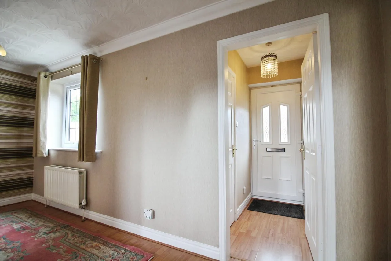 Manor Park, Shaw Cross, WF12, photo 9