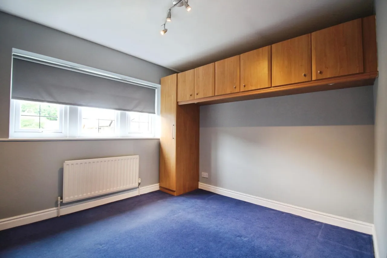 Manor Park, Shaw Cross, WF12, photo 17