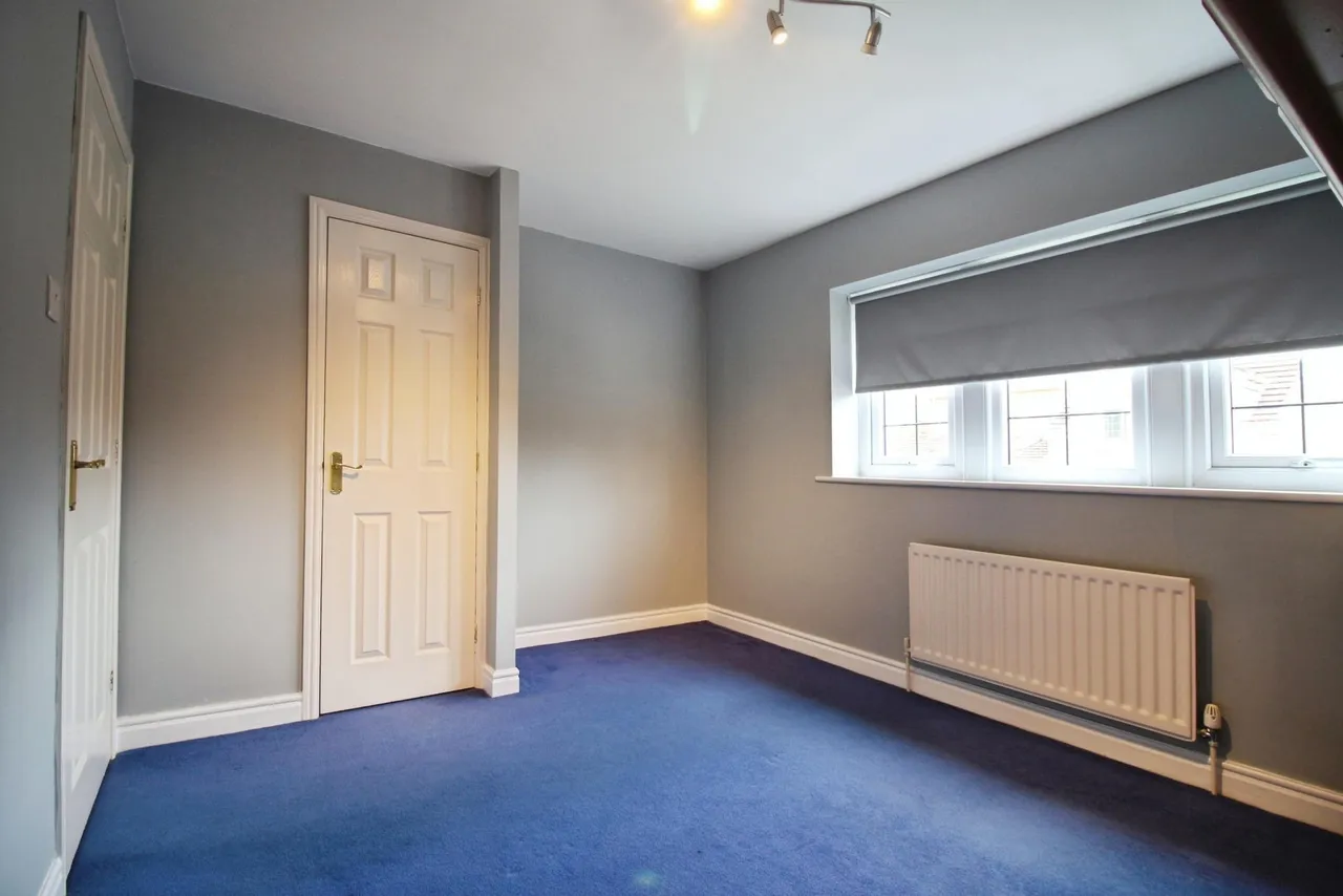 Manor Park, Shaw Cross, WF12, photo 16