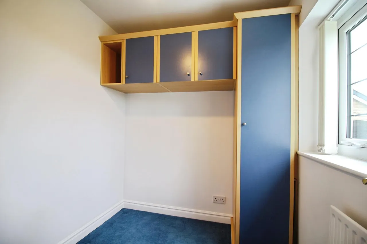 Manor Park, Shaw Cross, WF12, photo 19