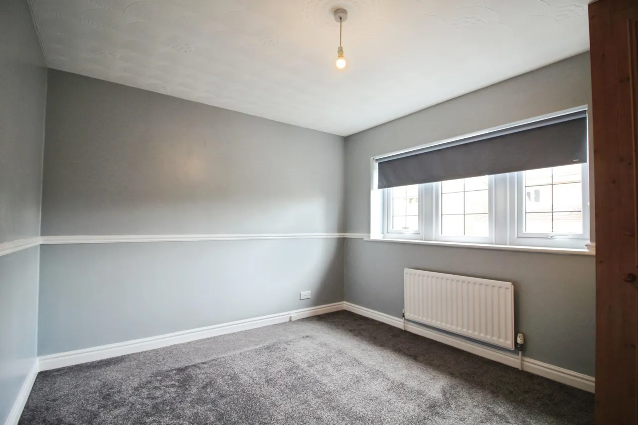 Manor Park, Shaw Cross, WF12, photo 14