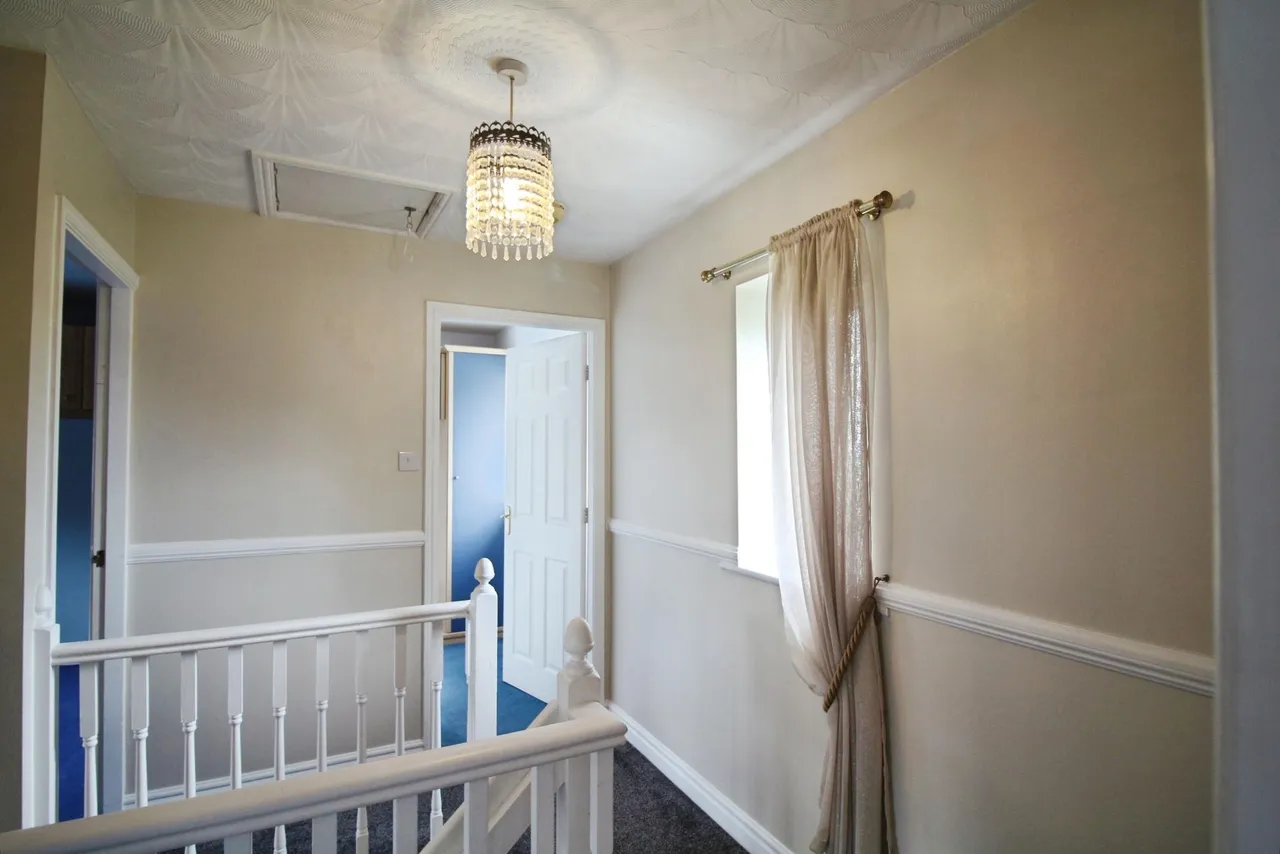 Manor Park, Shaw Cross, WF12, photo 13