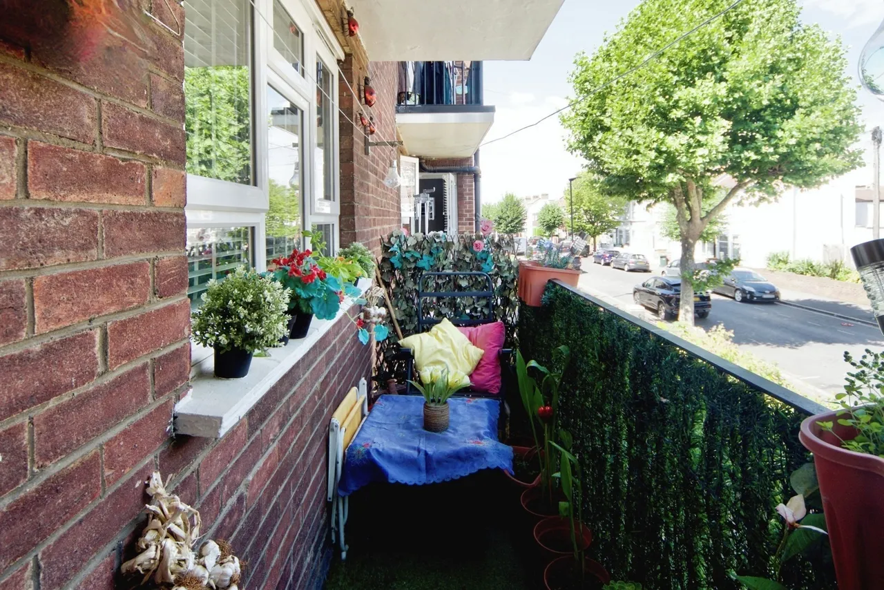 Harcourt Avenue, Manor Park, London, E12, photo 9