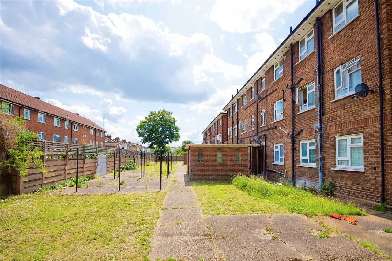 Harcourt Avenue, Manor Park, London, E12, photo 13