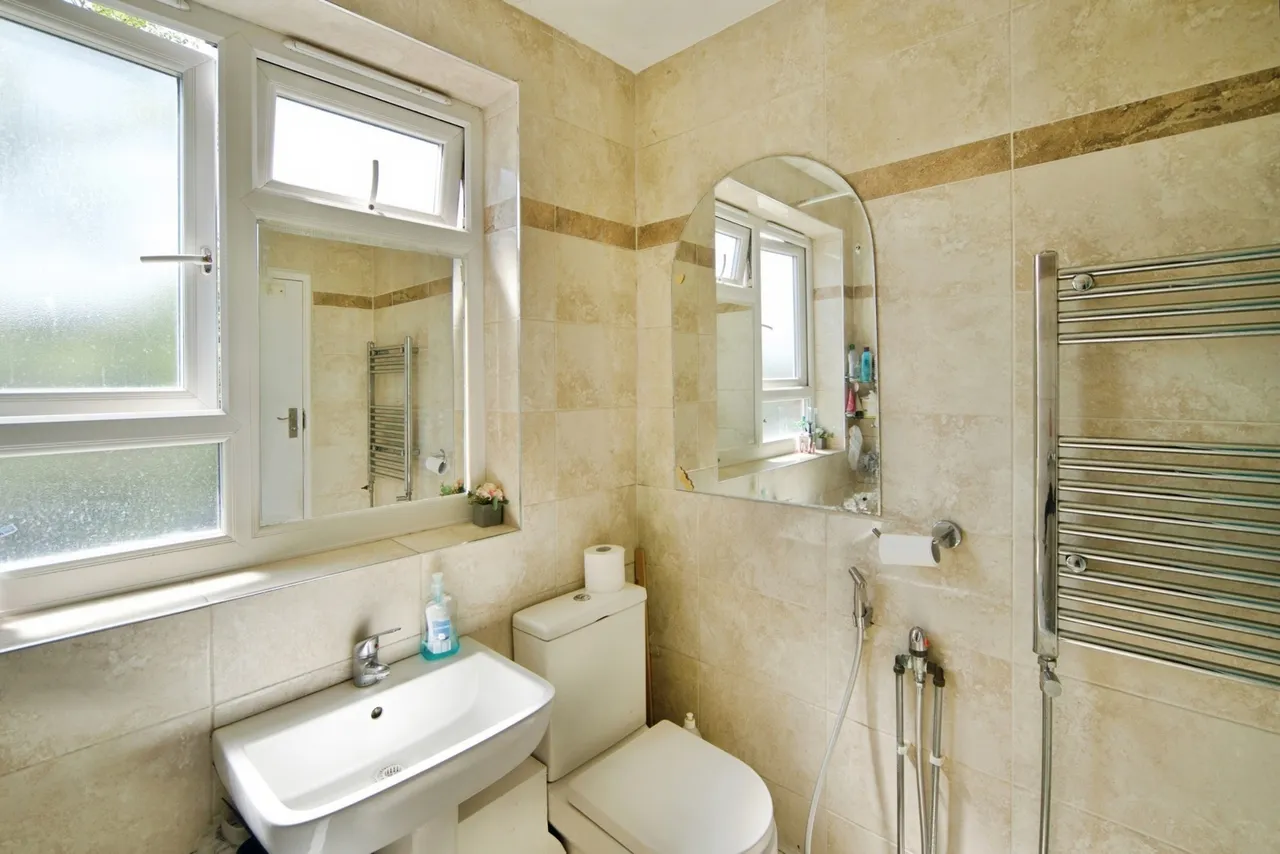 Harcourt Avenue, Manor Park, London, E12, photo 8