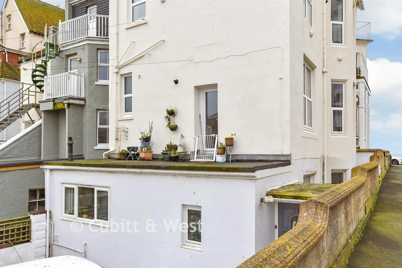 Esplanade, Seaford, BN25, photo 9