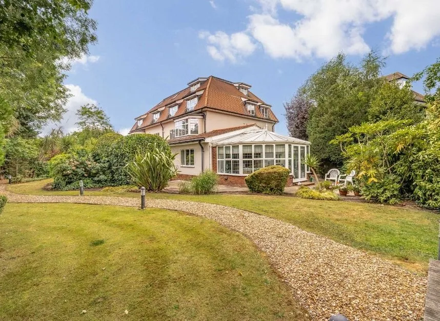 Raleigh Close, Hendon, NW4, photo 5
