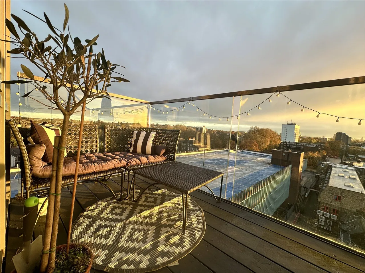 Trafalgar House, Dickens Yard, W5, photo 8