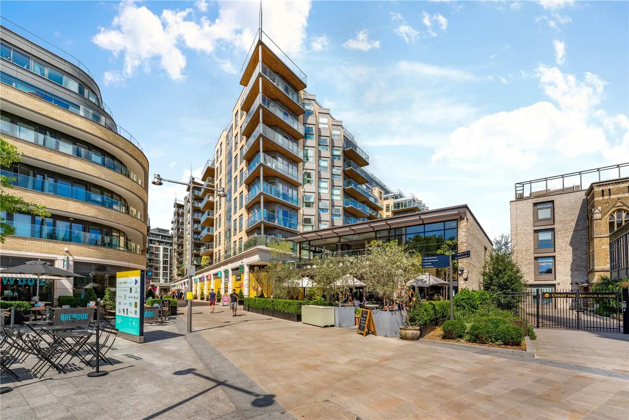 Trafalgar House, Dickens Yard, W5, photo 9