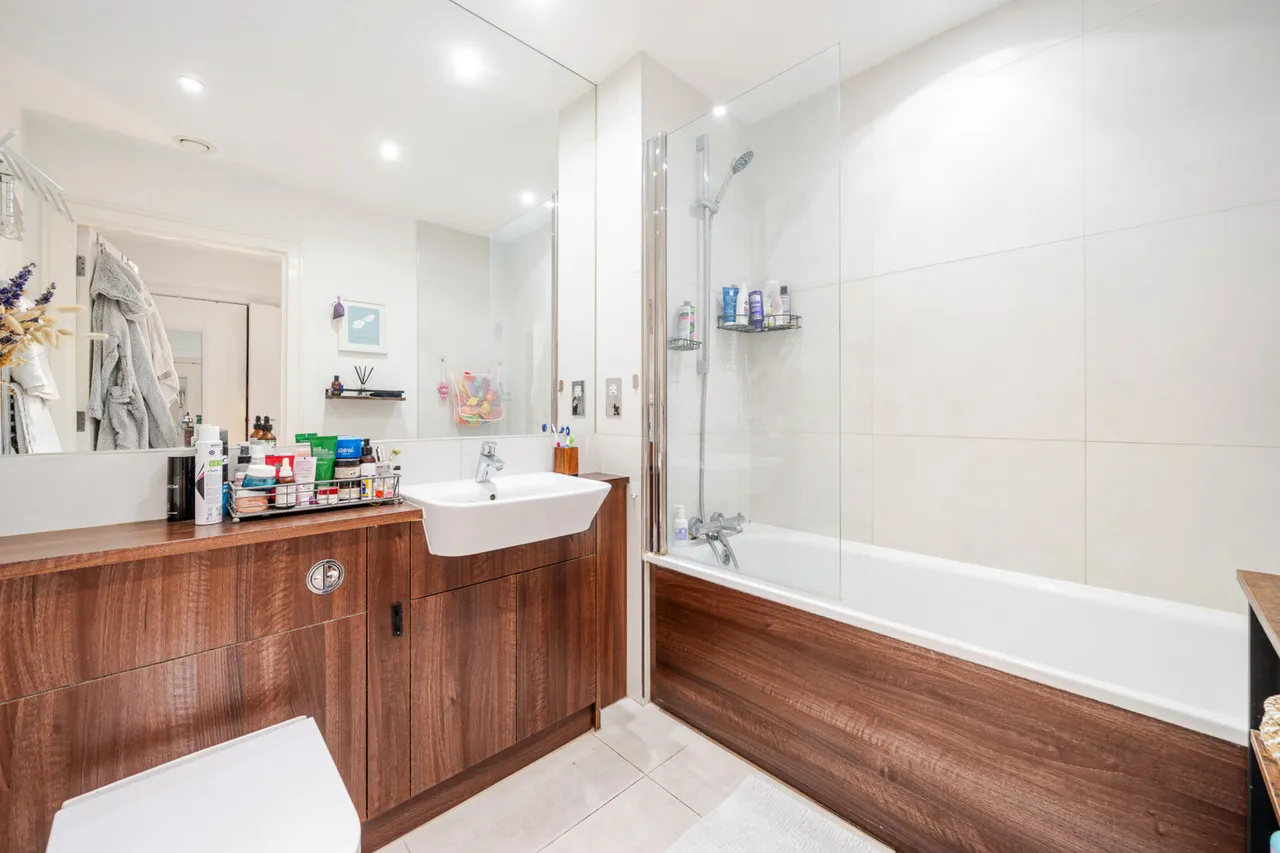 Trafalgar House, Dickens Yard, W5, photo 5