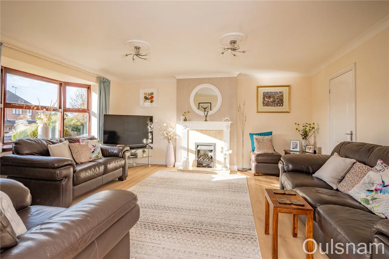 Golden Cross Lane, Catshill, Bromsgrove, Worcestershire, B61 0LE, photo 11