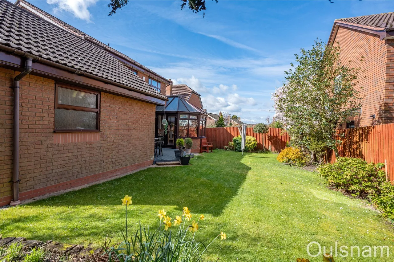 Golden Cross Lane, Catshill, Bromsgrove, Worcestershire, B61 0LE, photo 25