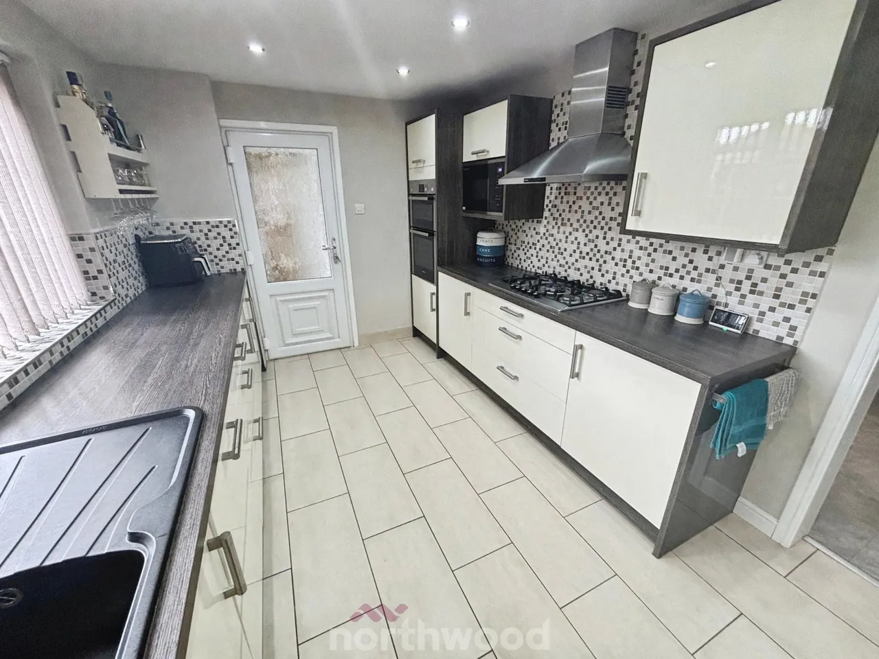 Millard Avenue, Hatfield, DN7, photo 2