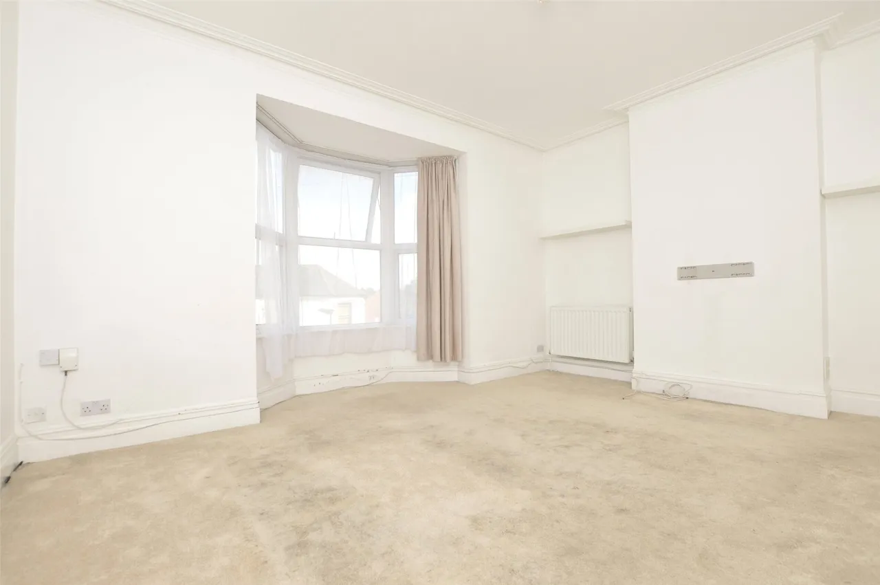 Garlands Road, Redhill, RH1 6NZ, photo 3