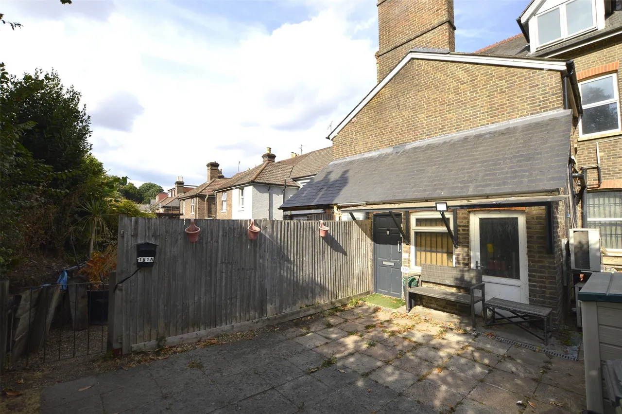 Garlands Road, Redhill, RH1 6NZ, photo 5