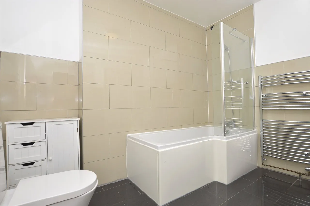 Garlands Road, Redhill, RH1 6NZ, photo 9