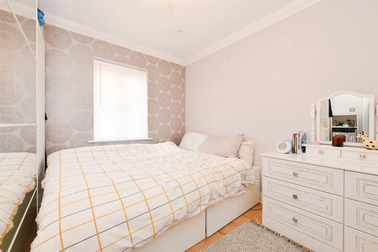 Robinia Road, Broxbourne, photo 12