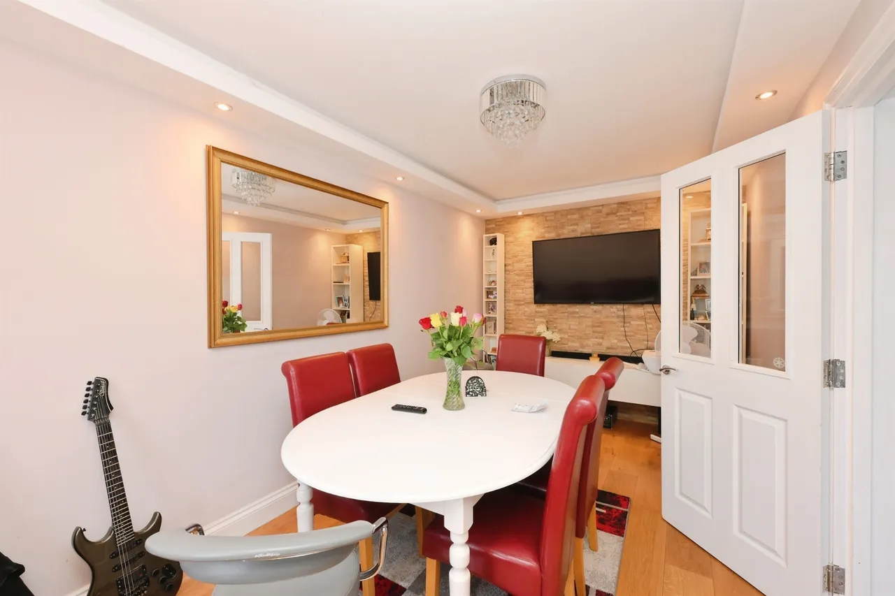 Robinia Road, Broxbourne, photo 8