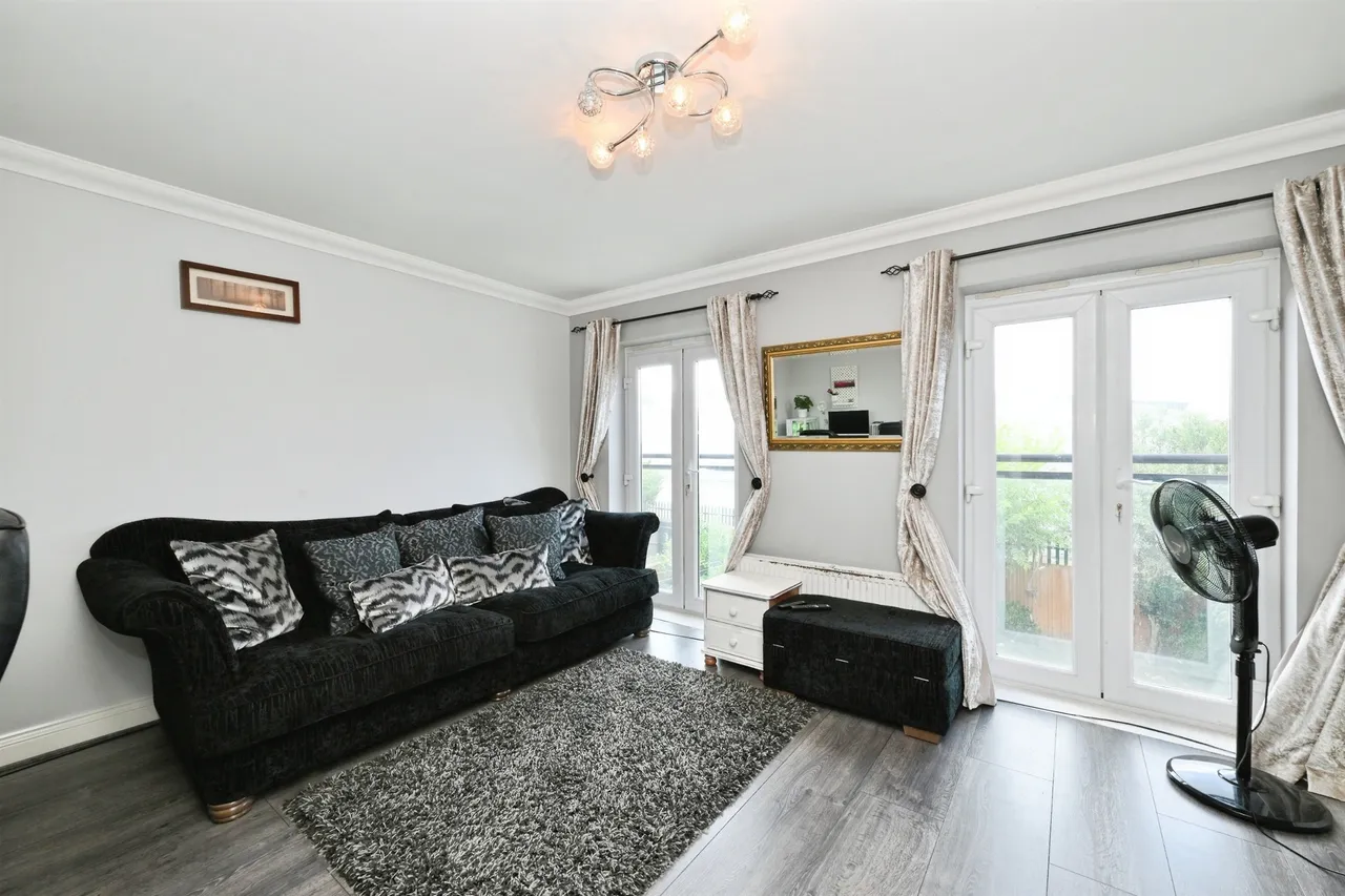 Robinia Road, Broxbourne, photo 9
