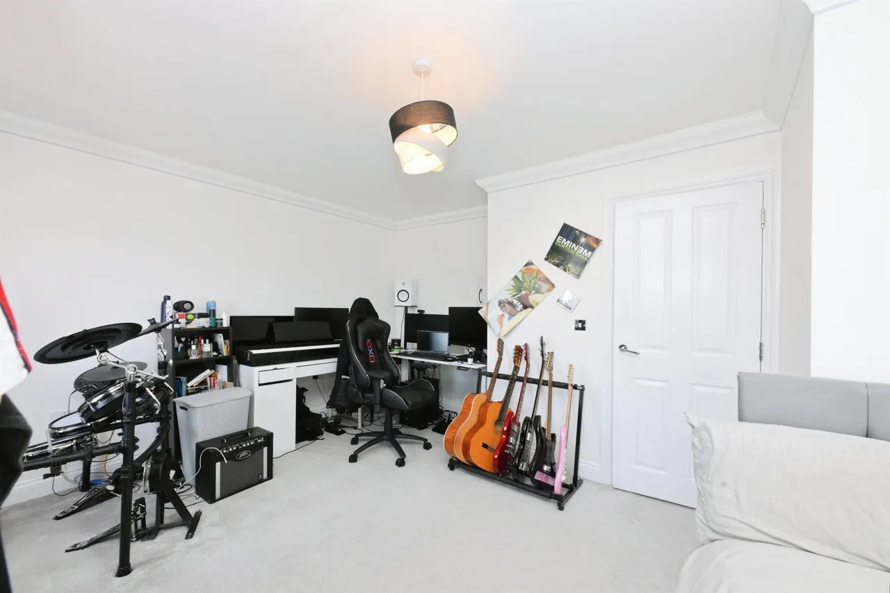 Robinia Road, Broxbourne, photo 11