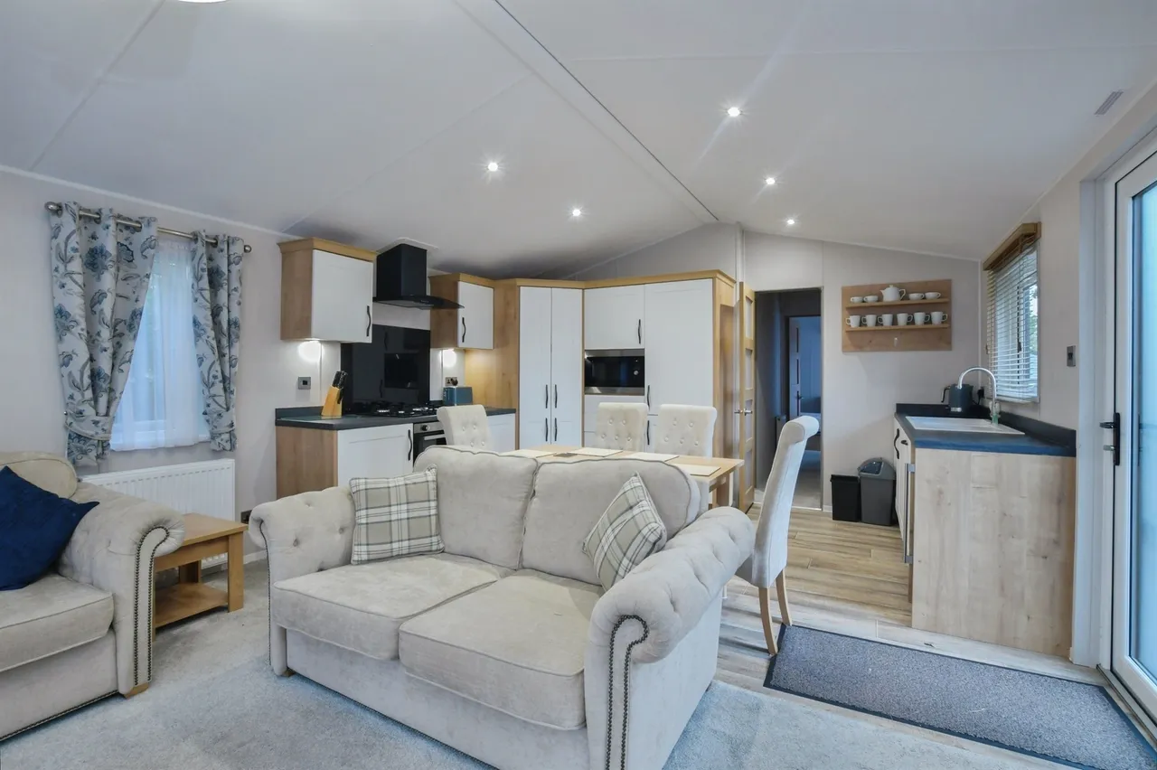 Central Way, Godshill, SP6, photo 2