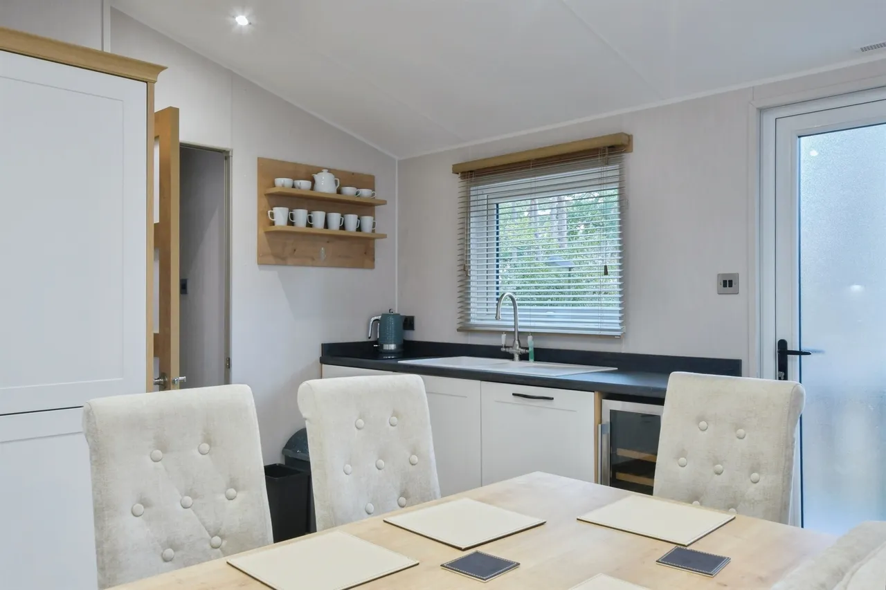 Central Way, Godshill, SP6, photo 11