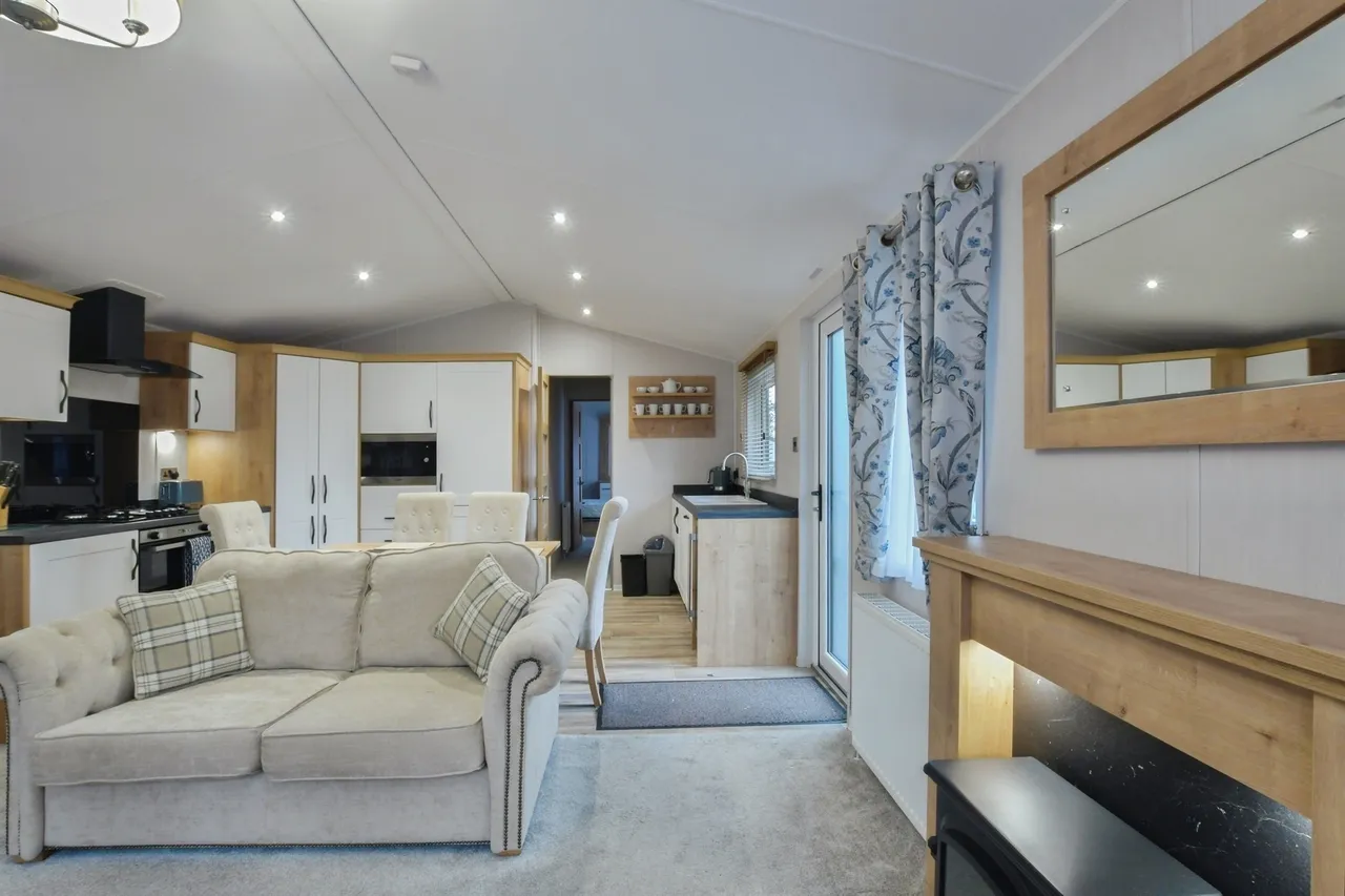 Central Way, Godshill, SP6, photo 3