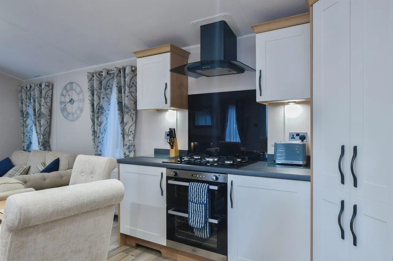 Central Way, Godshill, SP6, photo 9