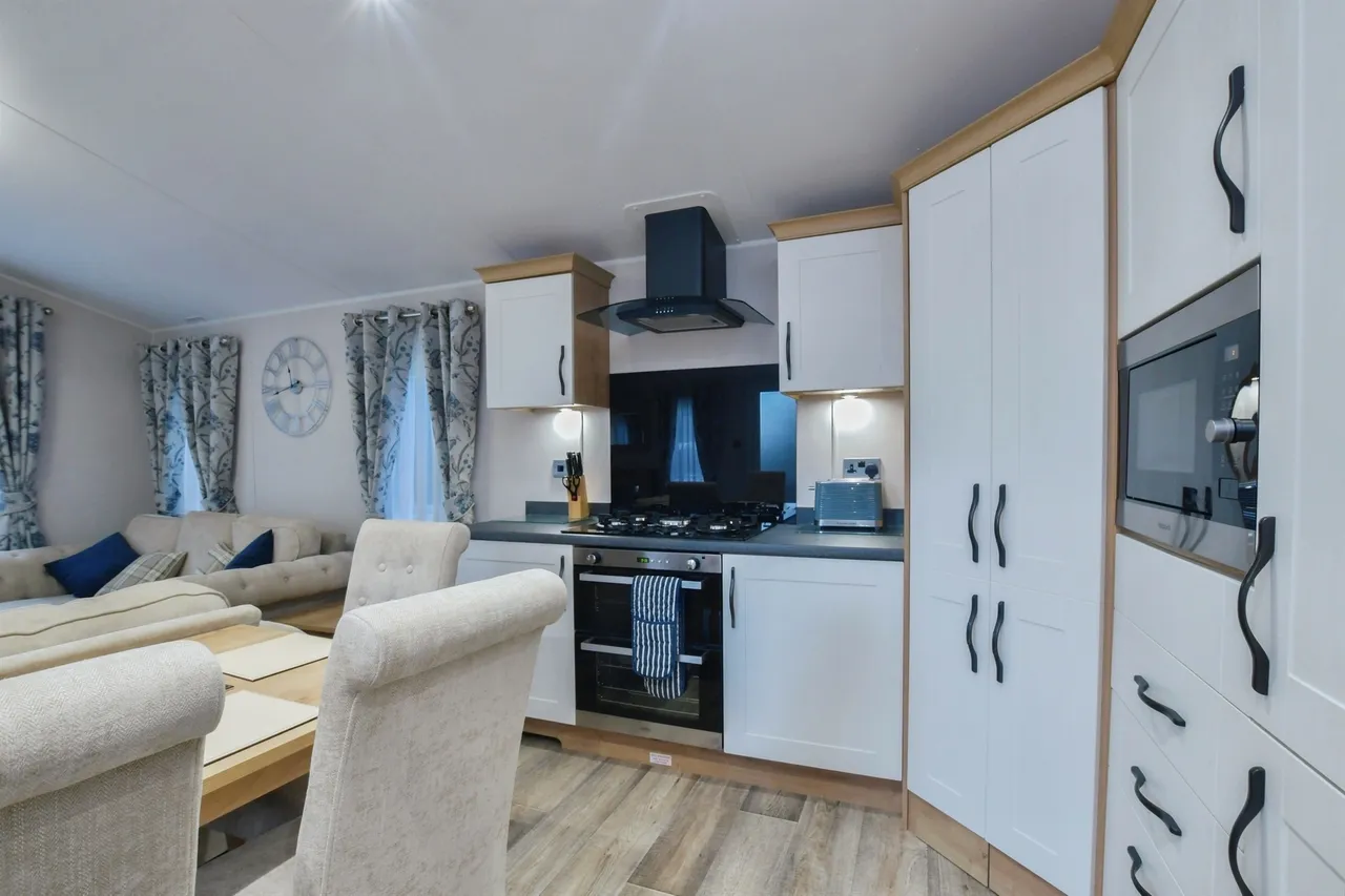Central Way, Godshill, SP6, photo 8