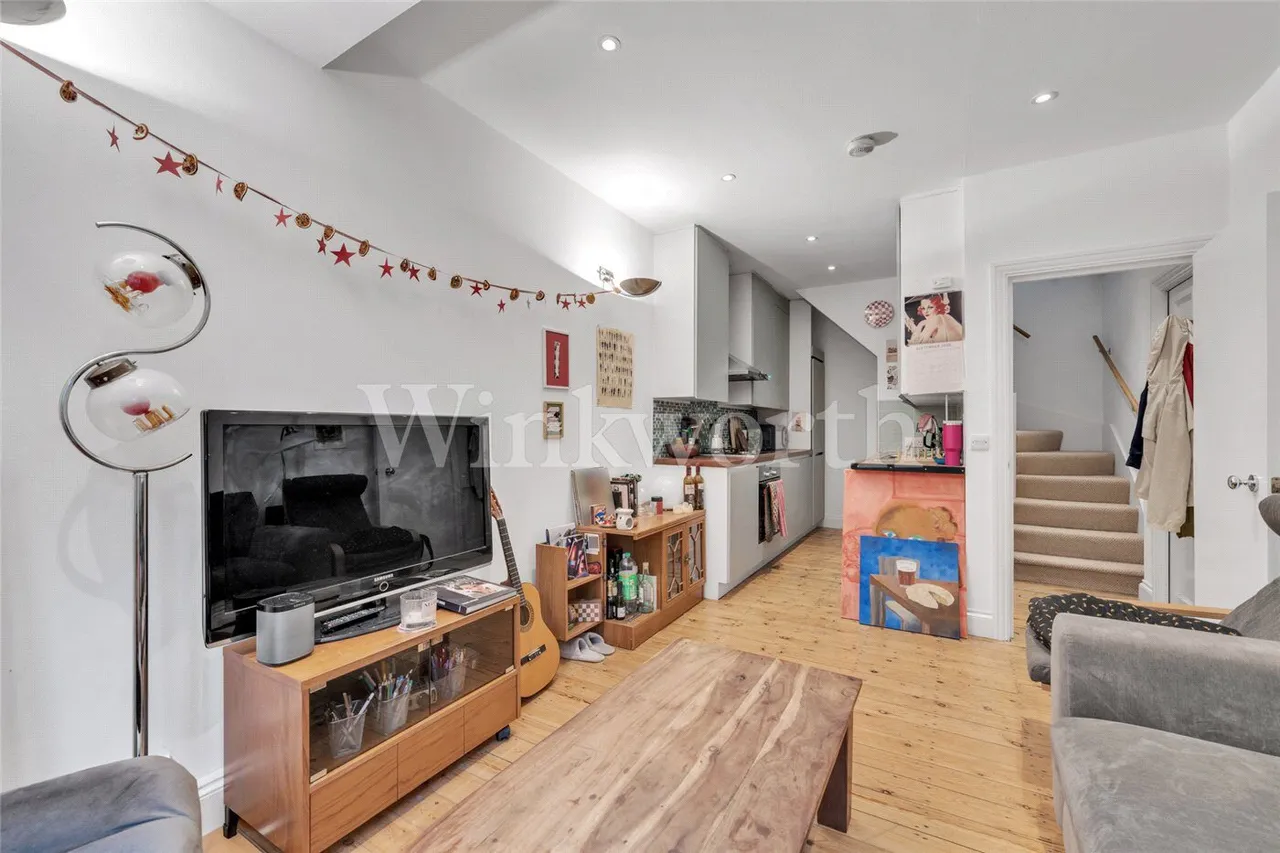 Golders Green Crescent, London, NW11, photo 2