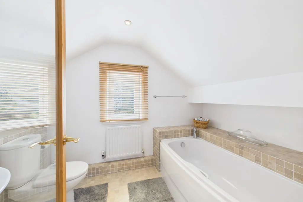 Brentwood, Brigsteer, LA8, photo 40
