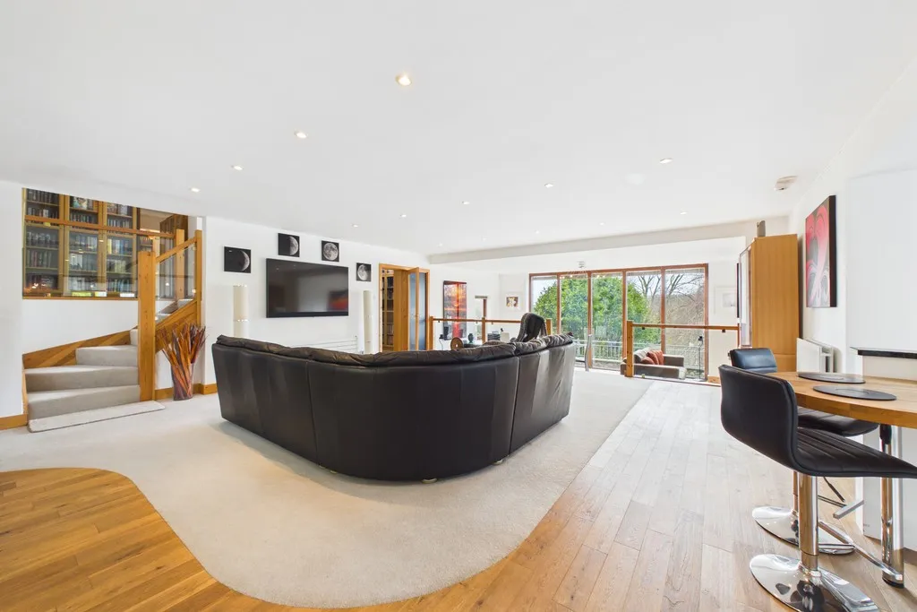 Brentwood, Brigsteer, LA8, photo 8