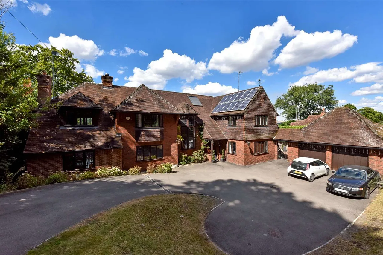 5 bed house to rent — Gibraltar Lane, Cookham, Maidenhead, Berkshire, SL6 9TR